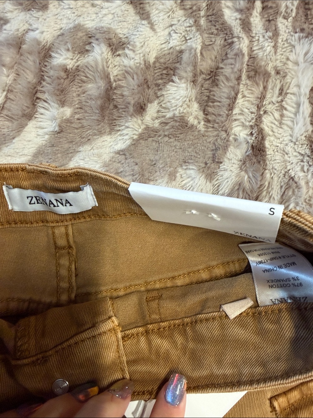Zenana Outfitters Womens Camel Utility Cargo Shorts - Picture 2 of 5